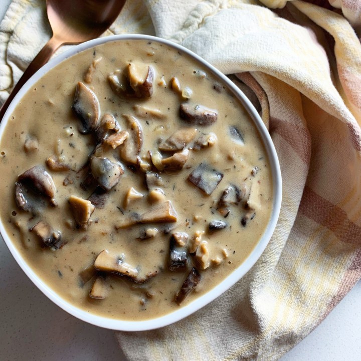 Savory Mushroom Gravy&nbsp;(vegan)