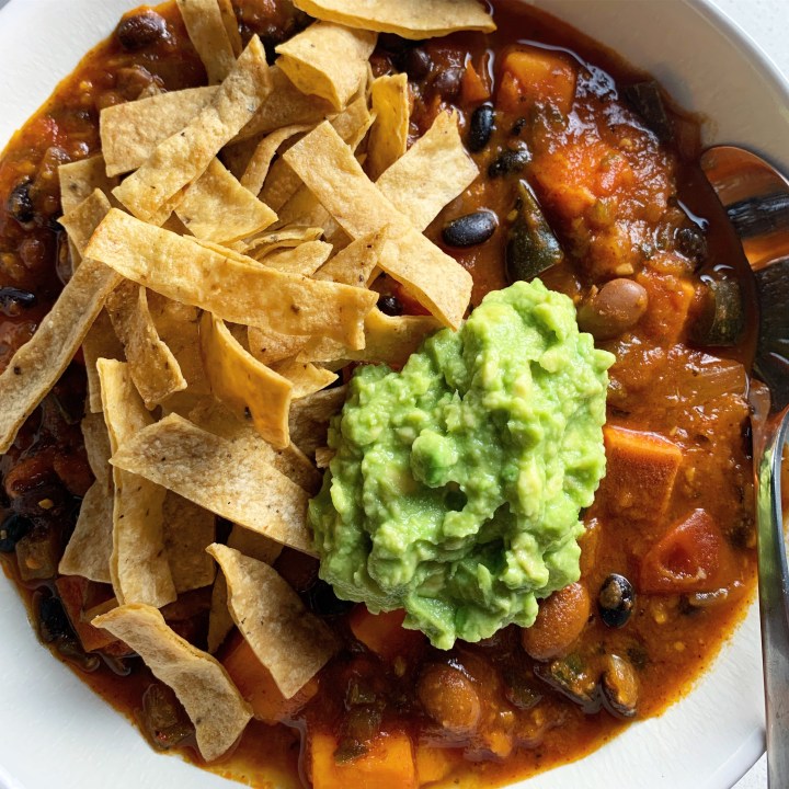 Sweet Potato & Poblano Chili (vegan |&nbsp;gluten-free)