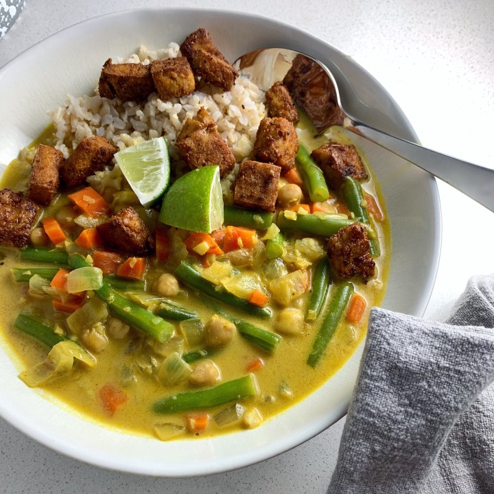 Chickpea & Vegetable Coconut Curry&nbsp;Soup