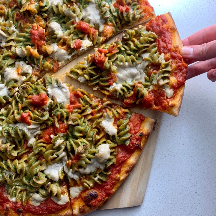 Pesto Pasta Pizza&nbsp;(vegan)
