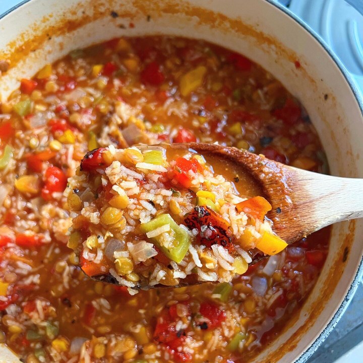 Stuffed Bell Pepper Soup (plant-based |&nbsp;vegan)