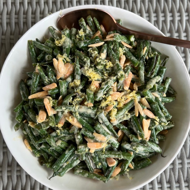 Lemony Green Beans with Toasted Almonds&nbsp;(plant-based)