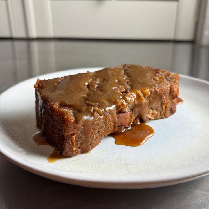 Apple Bread with Caramel Sauce&nbsp;(vegan)